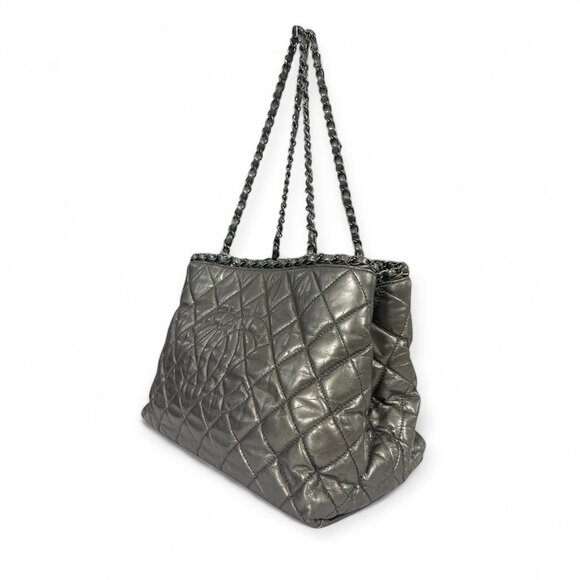 CHANEL Chain Me Tote Silver Metallic Leather CC Quilted Tote Shoulder Bag Pewter - Picture 10 of 11